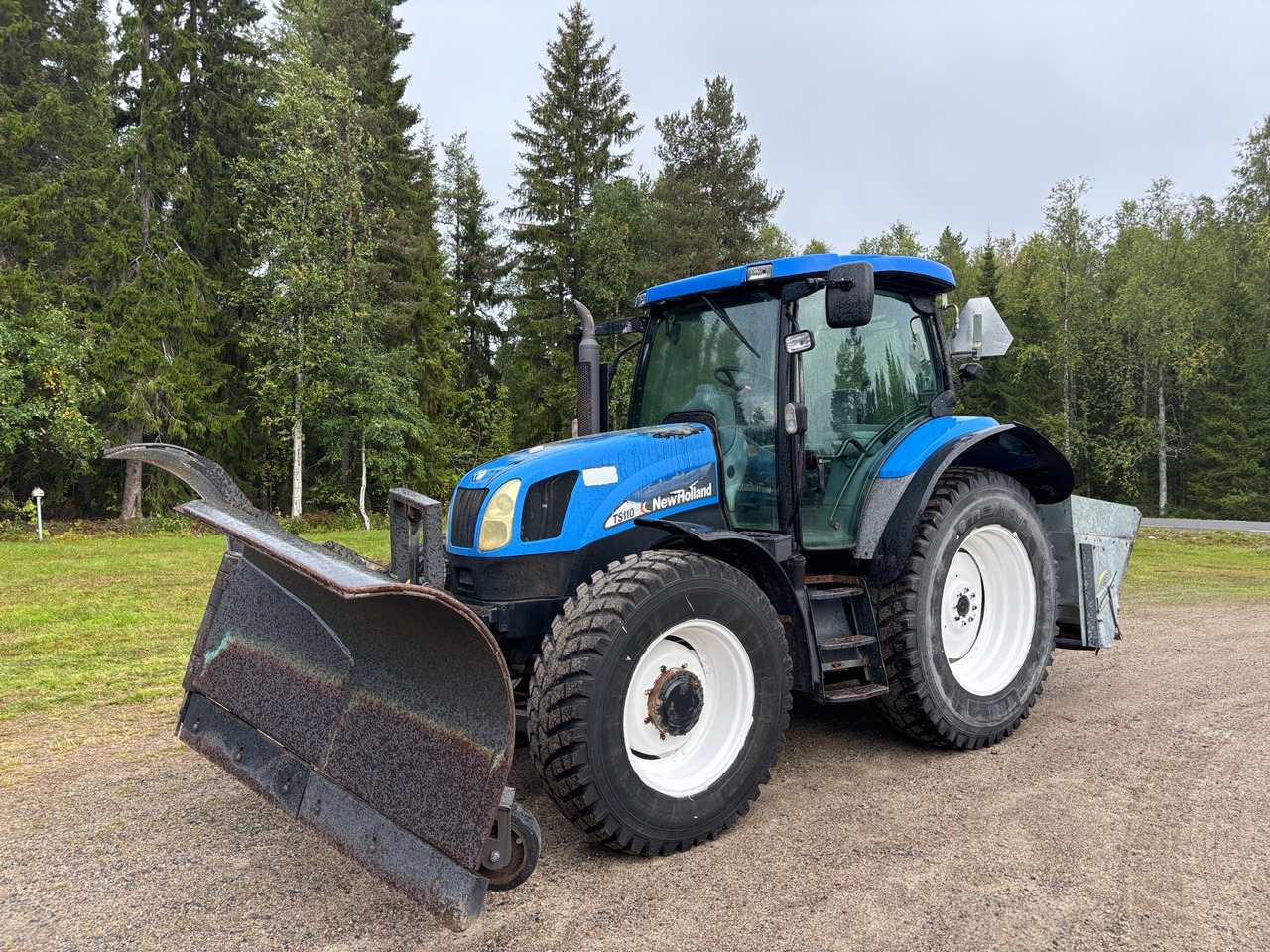 New Holland TS110A - Traktorius: foto 1 New Holland TS110A - Traktorius: foto 1
