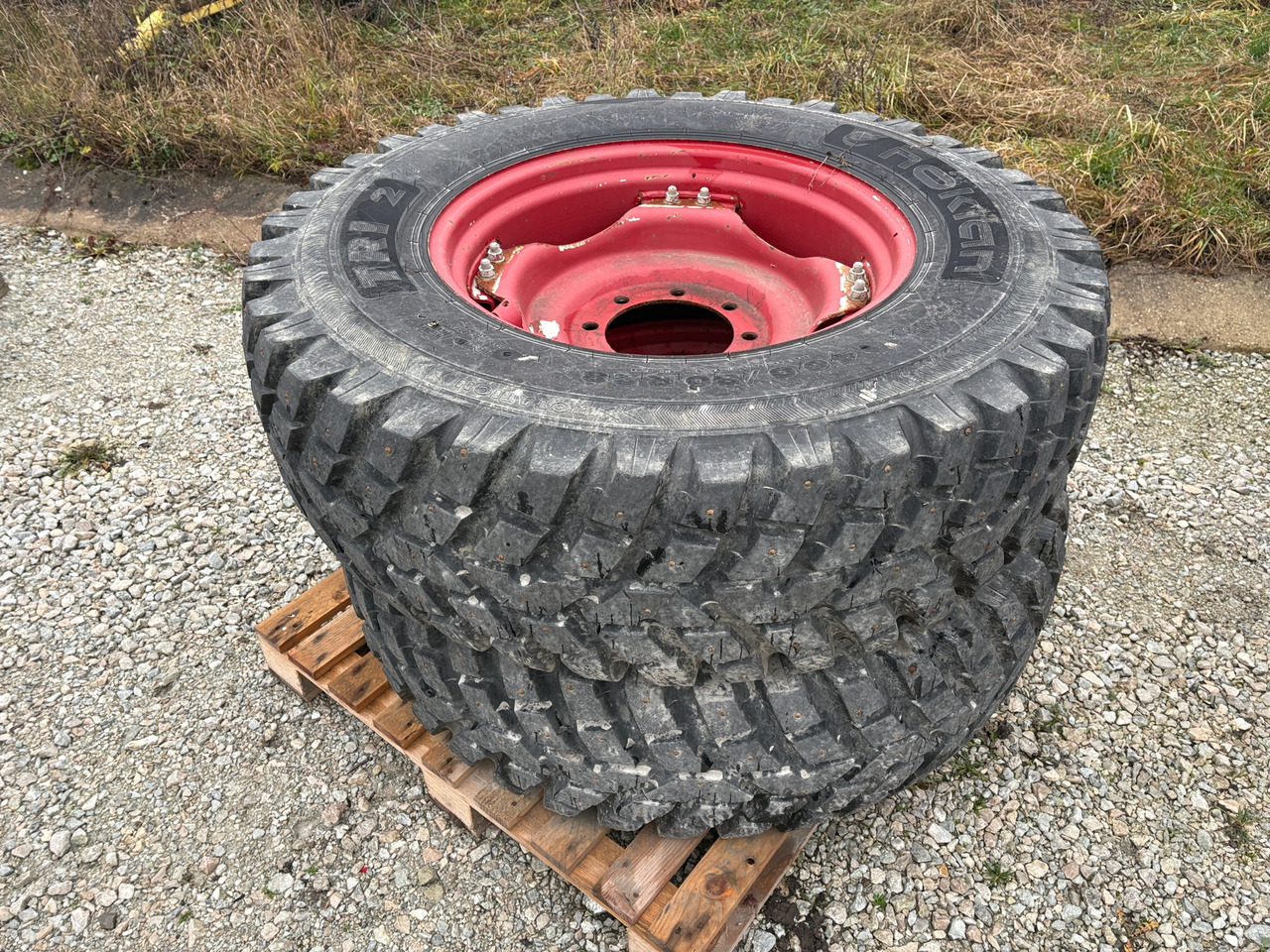 Nokian TRI 2 400/80R28 - Padanga - Žemės ūkio technika: foto 1 Nokian TRI 2 400/80R28 - Padanga - Žemės ūkio technika: foto 1