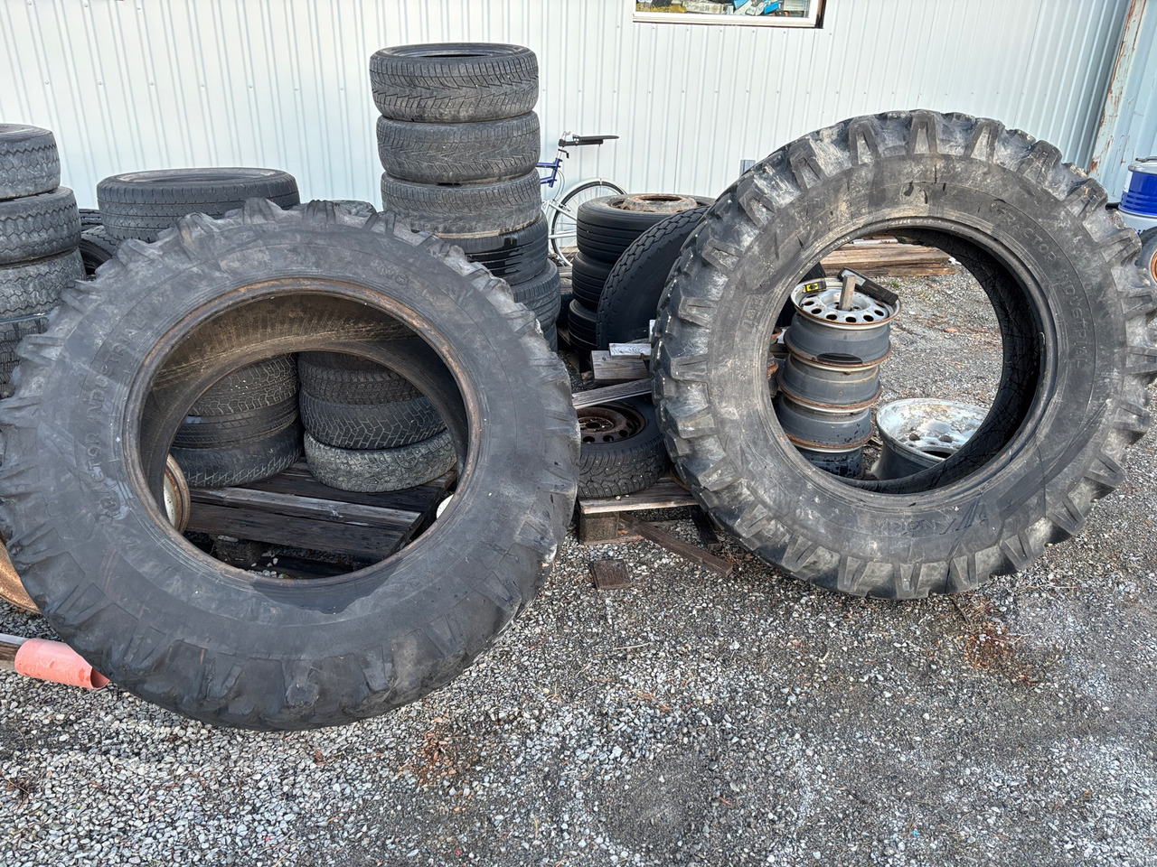 Nokian Tractor Industrial - Padanga - Statybinė technika: foto 1 Nokian Tractor Industrial - Padanga - Statybinė technika: foto 1