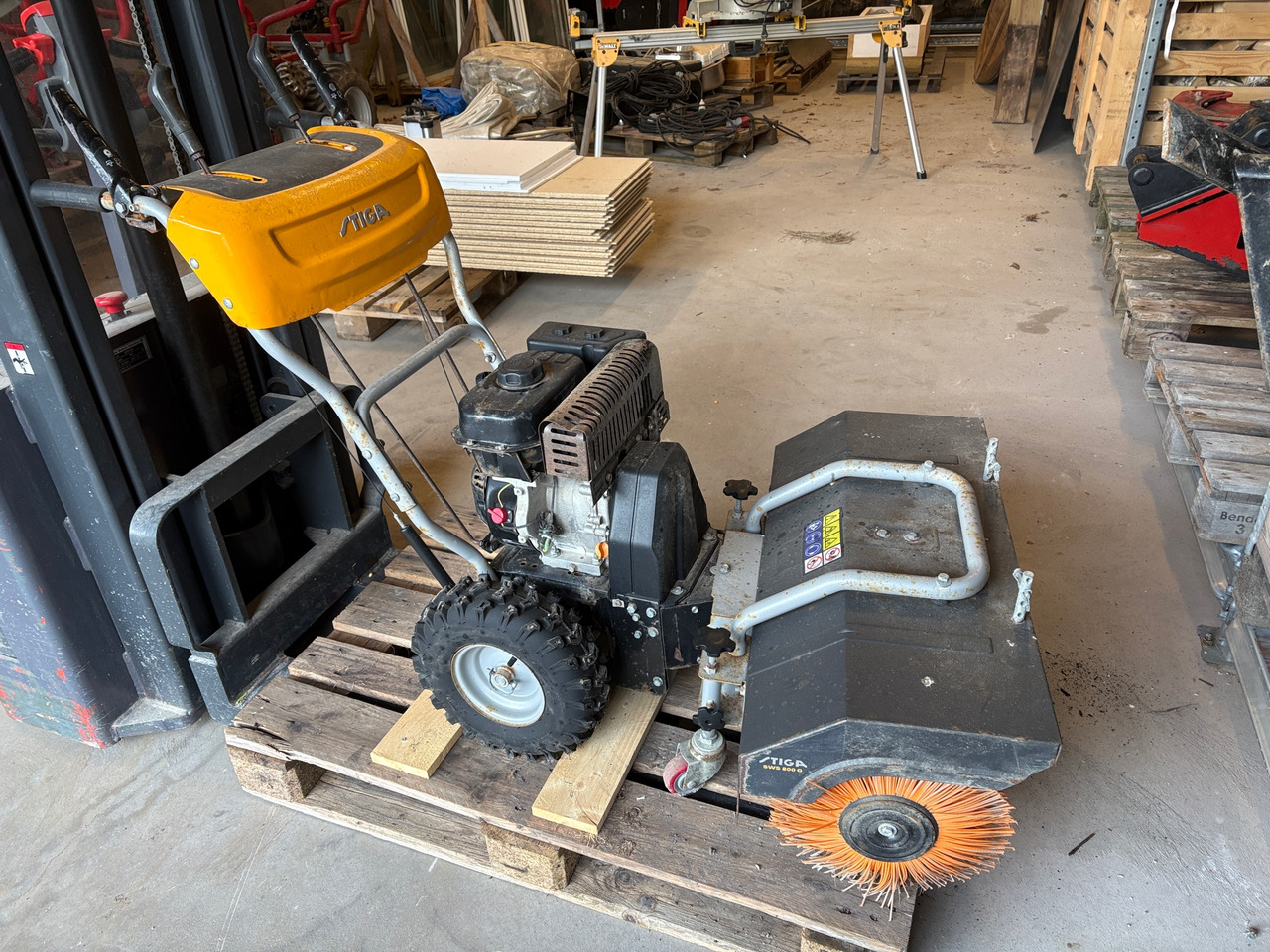 Stiga SWS 800 G - Rotacinė šluota: foto 1 Stiga SWS 800 G - Rotacinė šluota: foto 1