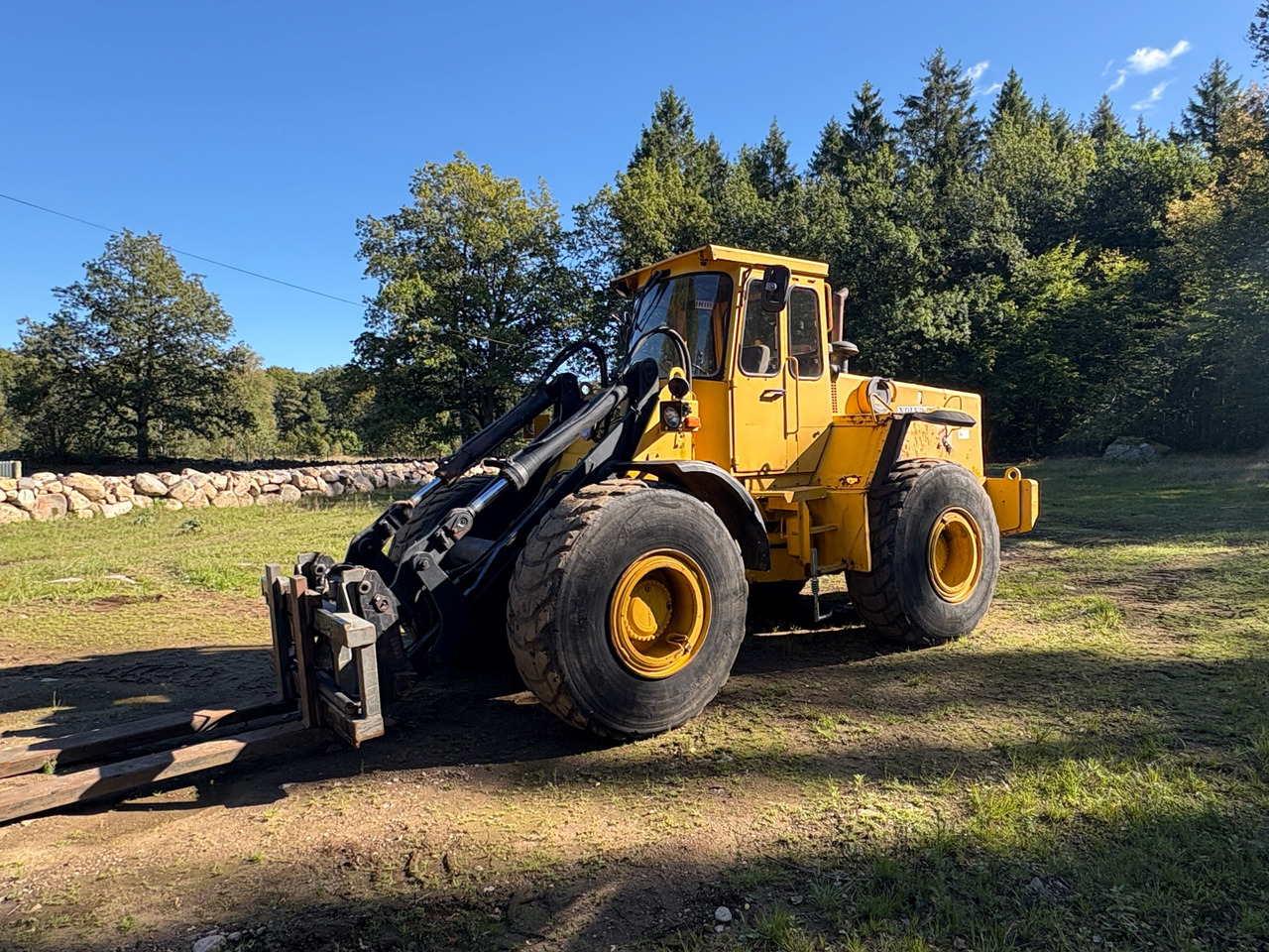 Volvo BM 4500 - Ratinis krautuvas: foto 1 Volvo BM 4500 - Ratinis krautuvas: foto 1