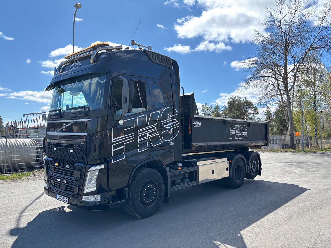 Volvo FH 6x2 - Hook-lift sunkvežimis: foto 1 Volvo FH 6x2 - Hook-lift sunkvežimis: foto 1