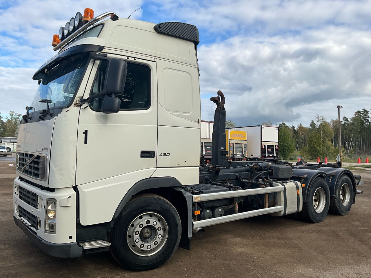 Volvo FH12 6X2 - Hook-lift sunkvežimis: foto 1 Volvo FH12 6X2 - Hook-lift sunkvežimis: foto 1
