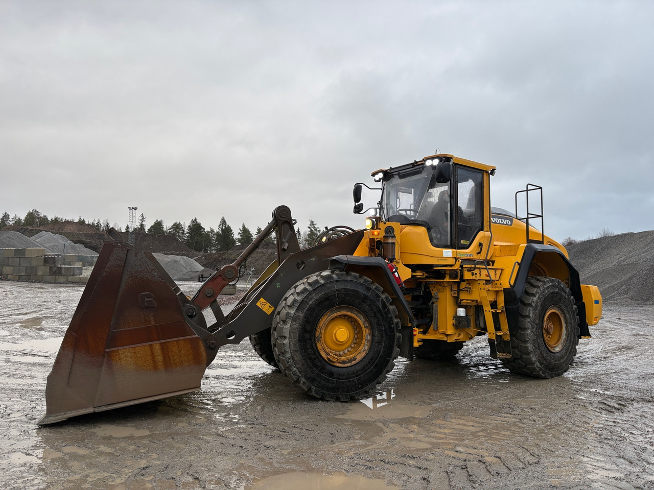 Volvo L180H - Ratinis krautuvas: foto 1 Volvo L180H - Ratinis krautuvas: foto 1