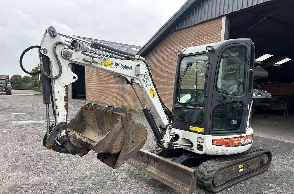 Bobcat 425 minigraver - Mini ekskavatorius: foto 1 Bobcat 425 minigraver - Mini ekskavatorius: foto 1