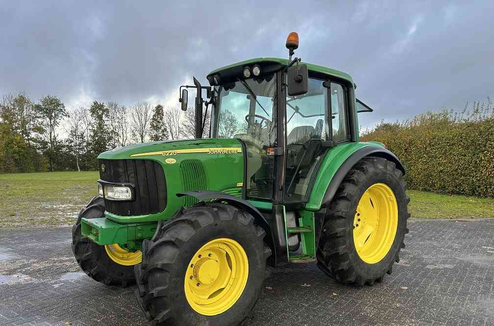 John Deere 6220 premium, 7500 uur MARGEPRIJS - Traktorius: foto 1 John Deere 6220 premium, 7500 uur MARGEPRIJS - Traktorius: foto 1