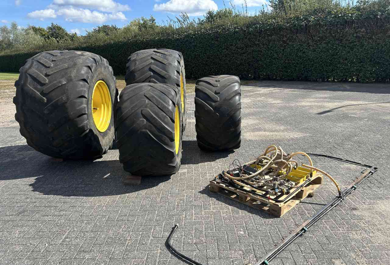 Michelin 1050/50x32 en 750/50x26 luchtdrukwissel set - Padangos ir ratlankiai - Žemės ūkio technika: foto 2 Michelin 1050/50x32 en 750/50x26 luchtdrukwissel set - Padangos ir ratlankiai - Žemės ūkio technika: foto 2