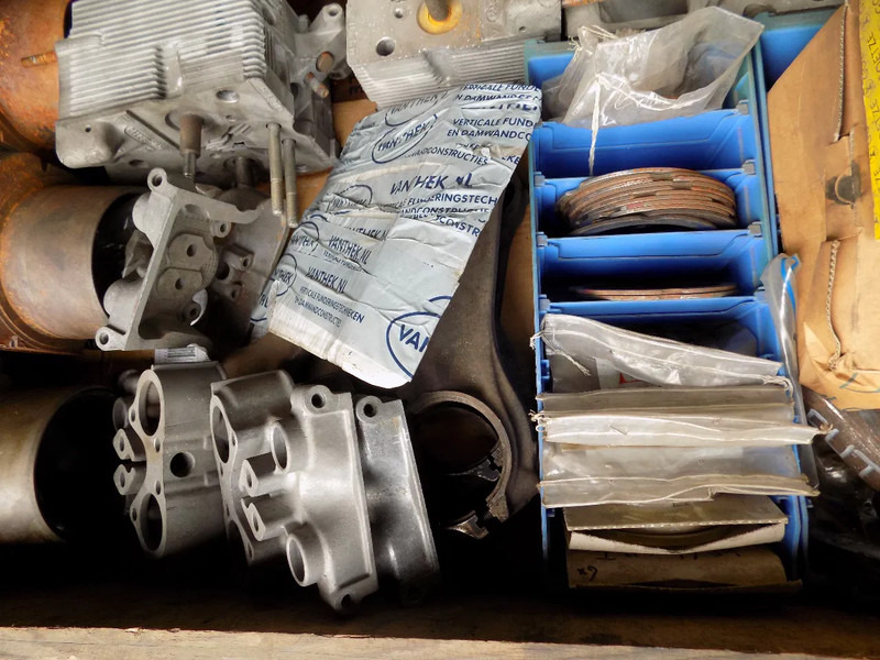 Deutz onderdelen motor - Variklis: foto 5 Deutz onderdelen motor - Variklis: foto 5