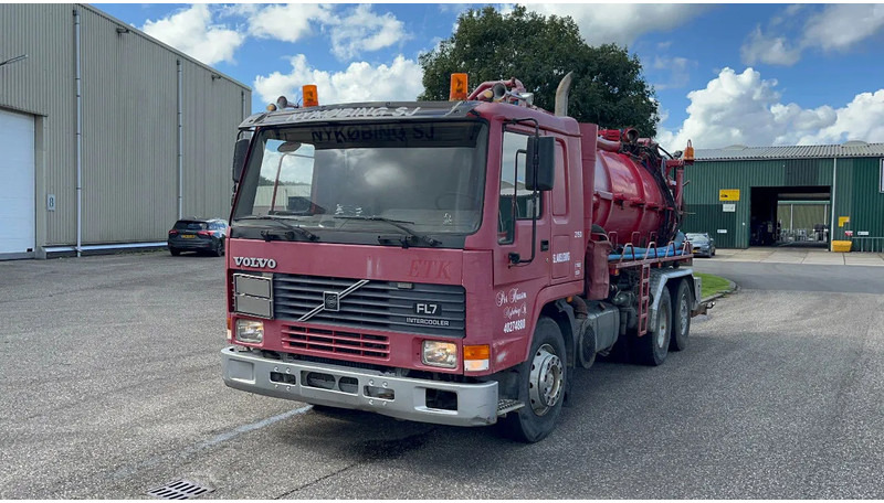 Volvo FL 7 FL7 Vacuum toilet tanker 8000 liter - Asenizatorius: foto 1 Volvo FL 7 FL7 Vacuum toilet tanker 8000 liter - Asenizatorius: foto 1