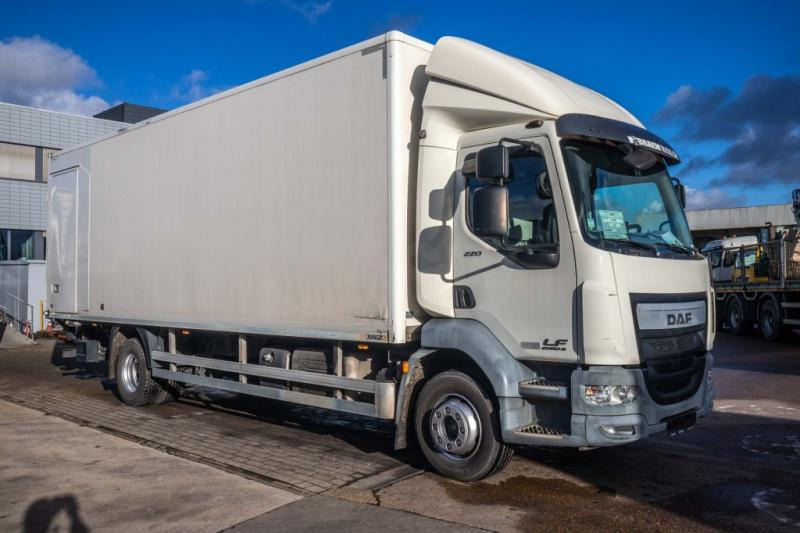 DAF LF 220(16t)+DHOLLANDIA - Furgonas sunkvežimis: foto 2 DAF LF 220(16t)+DHOLLANDIA - Furgonas sunkvežimis: foto 2