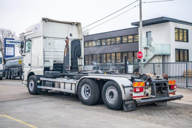 DAF XF 105.460 - AJK + intarder - Hook-lift sunkvežimis: foto 4 DAF XF 105.460 - AJK + intarder - Hook-lift sunkvežimis: foto 4
