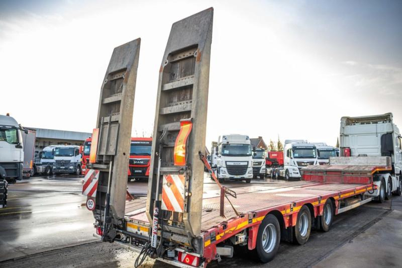 Faymonville MAXTRAILER- F-S43-1AAF- 49500 KG - Žemo profilio platforma puspriekabė: foto 3 Faymonville MAXTRAILER- F-S43-1AAF- 49500 KG - Žemo profilio platforma puspriekabė: foto 3