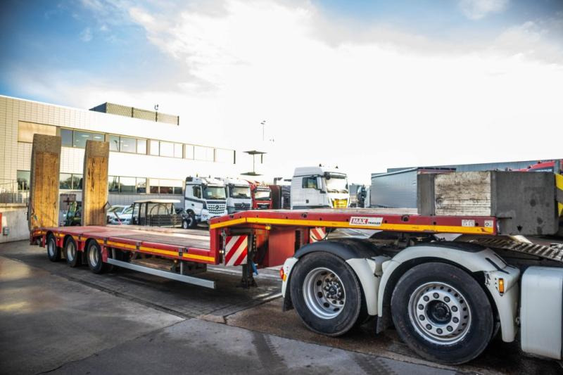 Faymonville MAXTRAILER- F-S43-1AAF- 49500 KG - Žemo profilio platforma puspriekabė: foto 2 Faymonville MAXTRAILER- F-S43-1AAF- 49500 KG - Žemo profilio platforma puspriekabė: foto 2