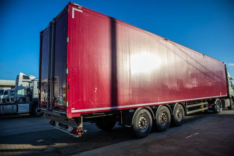 KRAKER WALKING FLOOR CF 200-92 m3 - Su slankiojanciomis grindimis puspriekabė: foto 3 KRAKER WALKING FLOOR CF 200-92 m3 - Su slankiojanciomis grindimis puspriekabė: foto 3