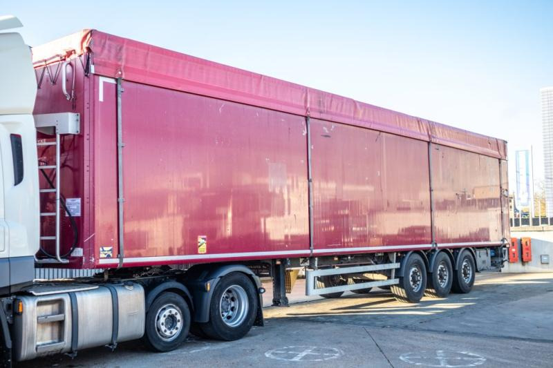 KRAKER WALKING FLOOR CF 200-92 m3 - Su slankiojanciomis grindimis puspriekabė: foto 1 KRAKER WALKING FLOOR CF 200-92 m3 - Su slankiojanciomis grindimis puspriekabė: foto 1