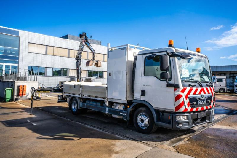 MAN TGL 12.190 BL + HIAB 055 D-1 HIDUO - Platforminis/ Bortinis sunkvežimis, Sunkvežimis su kranu: foto 2 MAN TGL 12.190 BL + HIAB 055 D-1 HIDUO - Platforminis/ Bortinis sunkvežimis, Sunkvežimis su kranu: foto 2