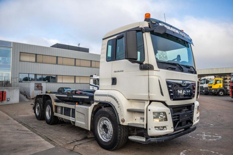 MAN TGS 26.430-6x2-4 BL (New Tires) - Hook-lift sunkvežimis: foto 2 MAN TGS 26.430-6x2-4 BL (New Tires) - Hook-lift sunkvežimis: foto 2