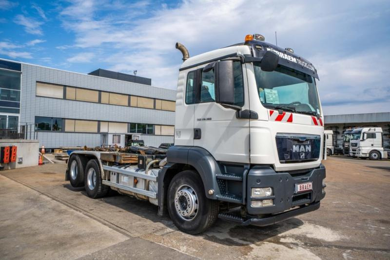 MAN TGS 28.360 BL+INTARDER+10 Pneus/tires - Hook-lift sunkvežimis: foto 2 MAN TGS 28.360 BL+INTARDER+10 Pneus/tires - Hook-lift sunkvežimis: foto 2