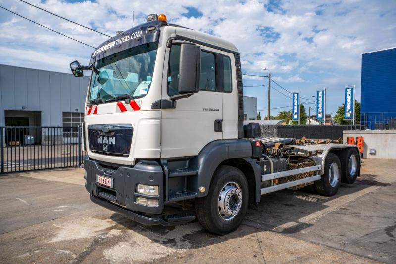 MAN TGS 28.360 BL+INTARDER+10 Pneus/tires - Hook-lift sunkvežimis: foto 1 MAN TGS 28.360 BL+INTARDER+10 Pneus/tires - Hook-lift sunkvežimis: foto 1