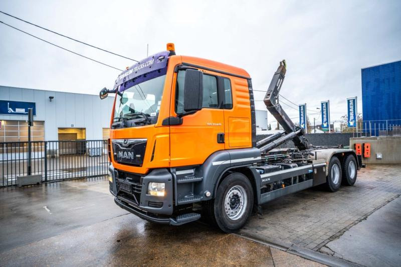 MAN TGS 33.420 BB - Hook-lift sunkvežimis: foto 1 MAN TGS 33.420 BB - Hook-lift sunkvežimis: foto 1
