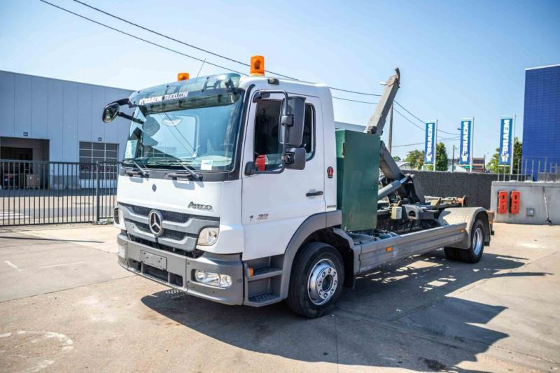Mercedes ATEGO 1222 K - Hook-lift sunkvežimis: foto 1 Mercedes ATEGO 1222 K - Hook-lift sunkvežimis: foto 1