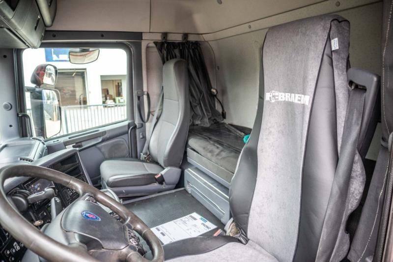 Interior photo 1: Vilkikas Scania G440+MANUAL+INTARDER+HYDR.