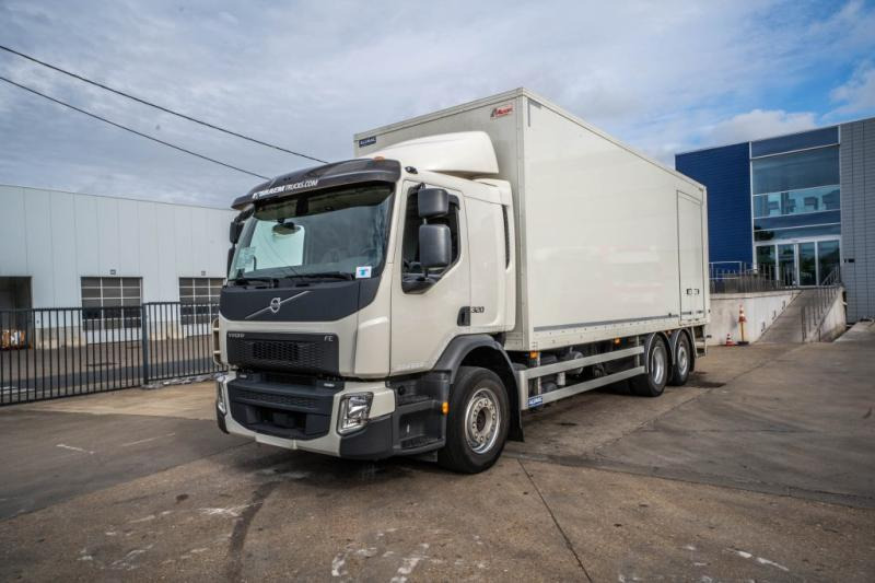 Volvo FE 320 -6X2 +DHOLLANDIA 2.5T- 194.400 KM - Furgonas sunkvežimis: foto 1 Volvo FE 320 -6X2 +DHOLLANDIA 2.5T- 194.400 KM - Furgonas sunkvežimis: foto 1