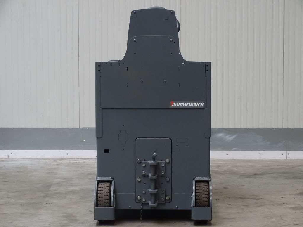 Jungheinrich EZS C40 - Elektrinis vilkikas: foto 4 Jungheinrich EZS C40 - Elektrinis vilkikas: foto 4