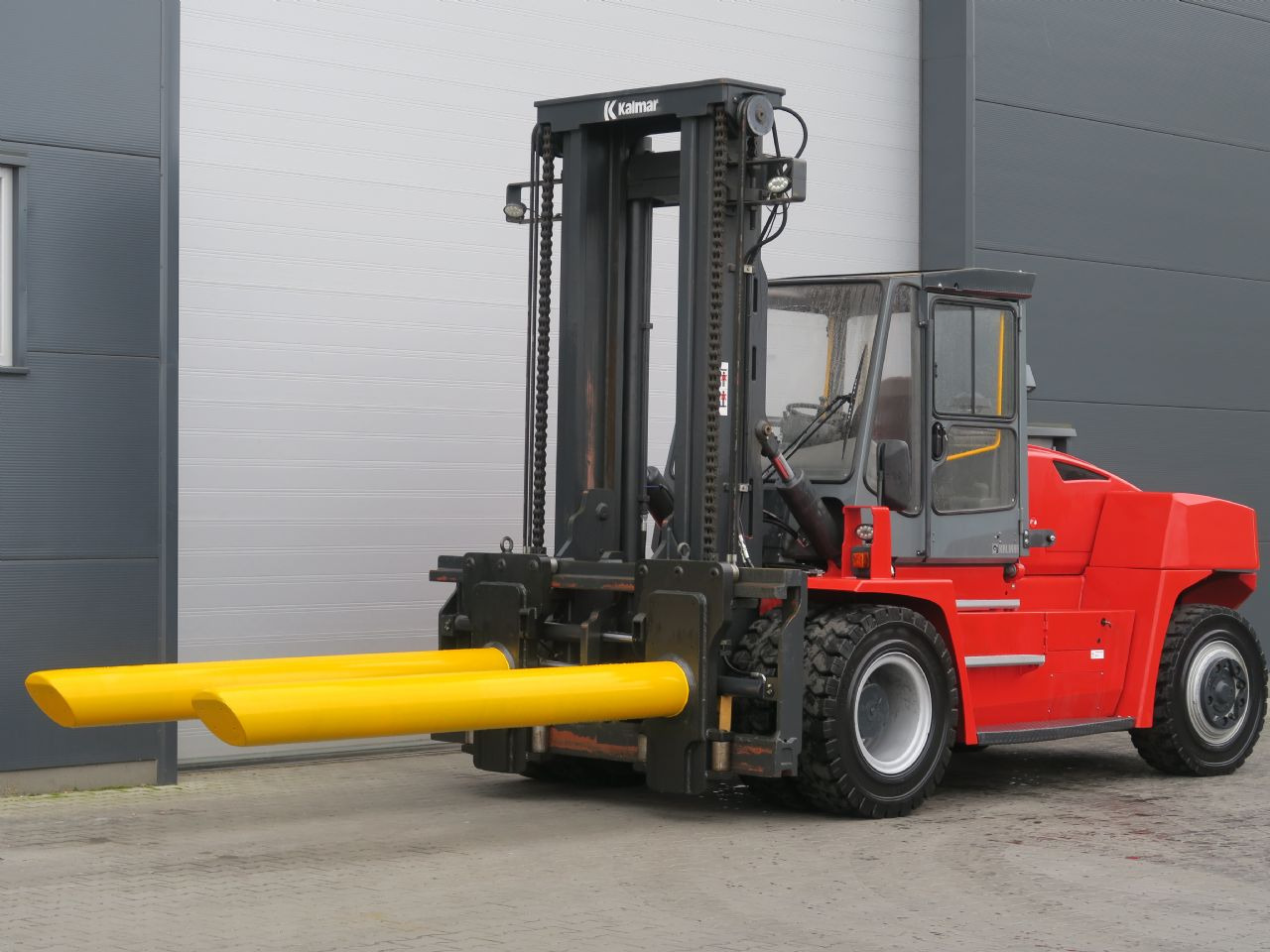 Kalmar DCG150-12 - DORN - Dyzelinis krautuvas: foto 1 Kalmar DCG150-12 - DORN - Dyzelinis krautuvas: foto 1