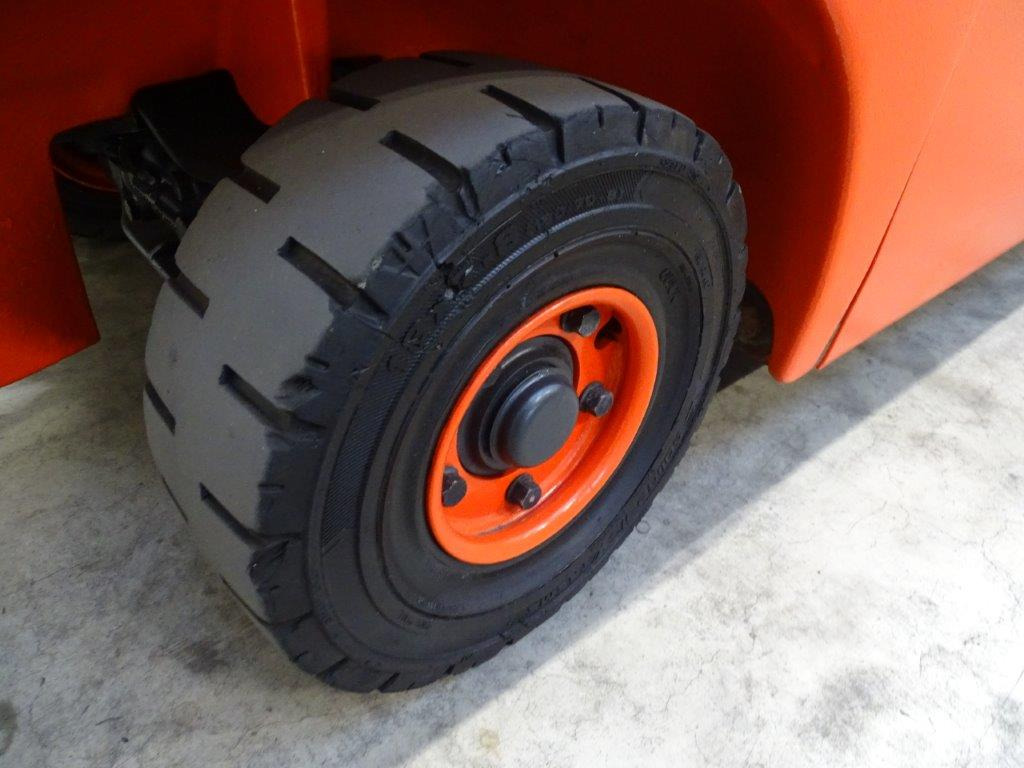 Linde H18D-01 - TRIPLEX - Dyzelinis krautuvas: foto 2 Linde H18D-01 - TRIPLEX - Dyzelinis krautuvas: foto 2