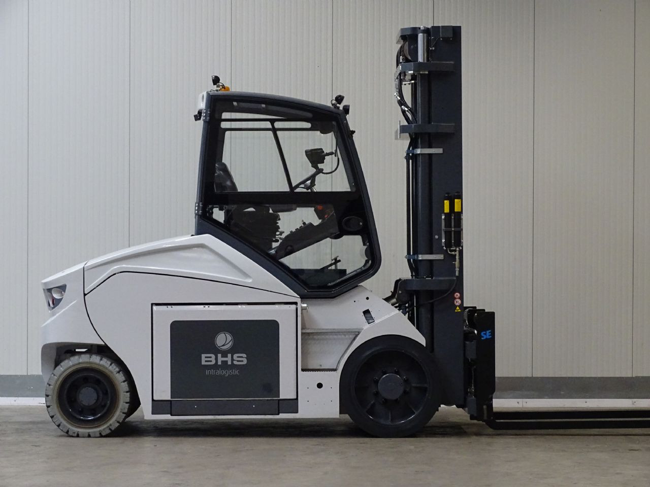 Montini MR10 - Li-ION - TRIPLEX - DEMO - Elektrinis krautuvas: foto 4 Montini MR10 - Li-ION - TRIPLEX - DEMO - Elektrinis krautuvas: foto 4