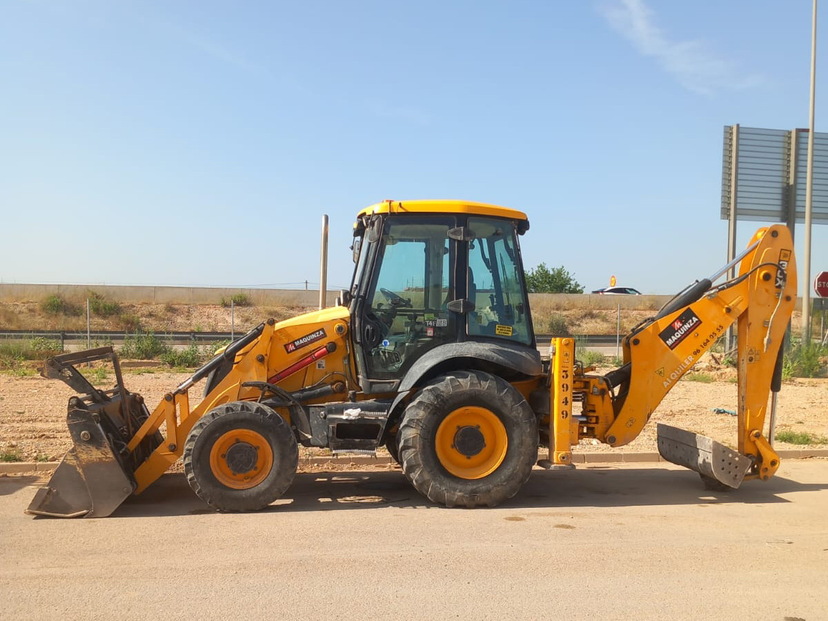 JCB 3CX-4T - Ekskavatorius-krautuvas: foto 1 JCB 3CX-4T - Ekskavatorius-krautuvas: foto 1