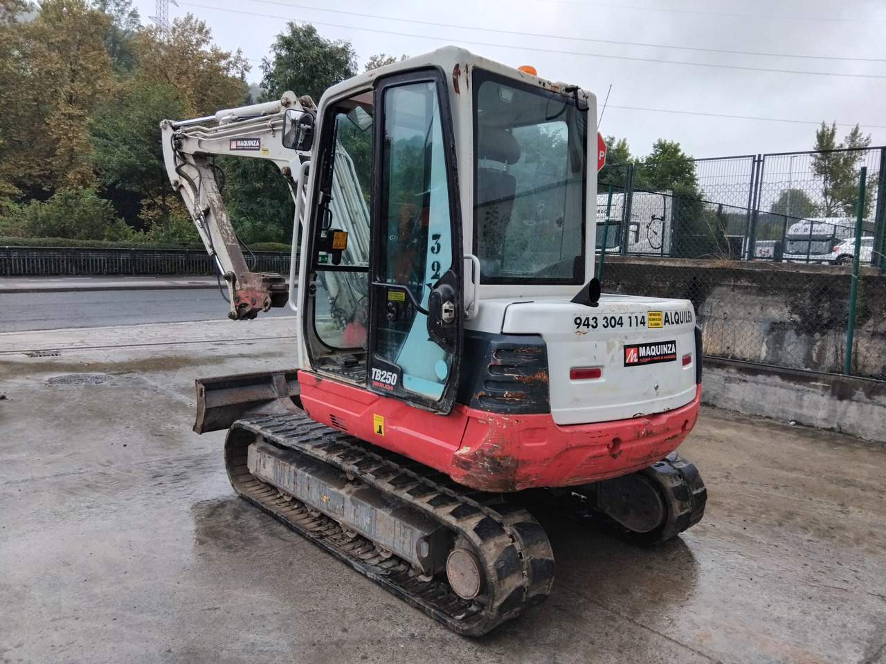 TAKEUCHI TB250 - Mini ekskavatorius: foto 3 TAKEUCHI TB250 - Mini ekskavatorius: foto 3