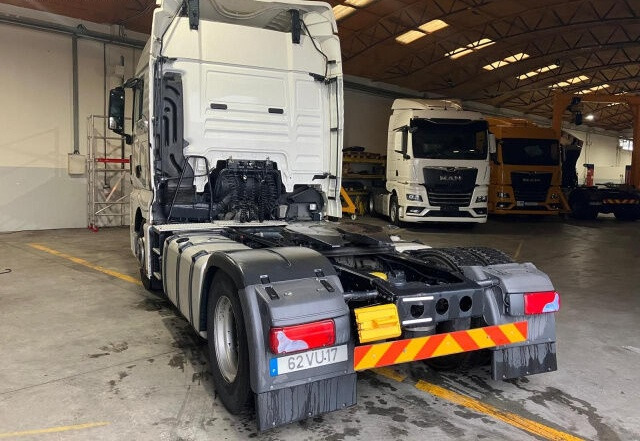 MAN TGX 18.500 4X2 BLS - Vilkikas: foto 4 MAN TGX 18.500 4X2 BLS - Vilkikas: foto 4