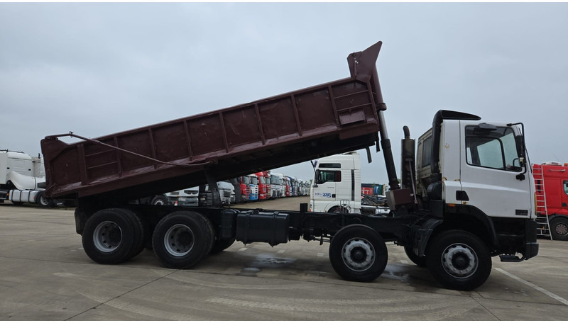 DAF 85 CF 340 (EURO 2 / MANUAL PUMP / STEEL SUSP. / POSSIBLE AS CHASSIS / 8X4) - Savivartis sunkvežimis: foto 4 DAF 85 CF 340 (EURO 2 / MANUAL PUMP / STEEL SUSP. / POSSIBLE AS CHASSIS / 8X4) - Savivartis sunkvežimis: foto 4