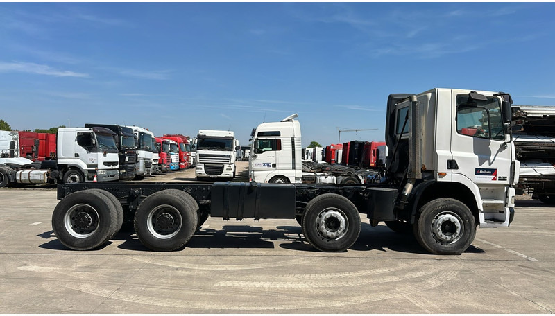 DAF 85 CF 430 (EURO 3 / MANUAL GEARBOX / BOITE MANUELLE / BIG HUB / 8X4 / STEEL SUSP. / LAMES) - Važiuoklės sunkvežimis: foto 3 DAF 85 CF 430 (EURO 3 / MANUAL GEARBOX / BOITE MANUELLE / BIG HUB / 8X4 / STEEL SUSP. / LAMES) - Važiuoklės sunkvežimis: foto 3