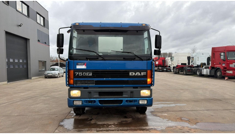 DAF CF 75.290 (15000L / 2 COMPARTIMENTS / MANUAL PUMP / EURO 2 / MANUAL GEARBOX) - Autocisterna: foto 5 DAF CF 75.290 (15000L / 2 COMPARTIMENTS / MANUAL PUMP / EURO 2 / MANUAL GEARBOX) - Autocisterna: foto 5