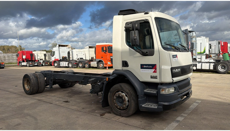 DAF LF 55.220 (MANUAL GEARBOX / BOITE MANUELLE) - Važiuoklės sunkvežimis: foto 3 DAF LF 55.220 (MANUAL GEARBOX / BOITE MANUELLE) - Važiuoklės sunkvežimis: foto 3