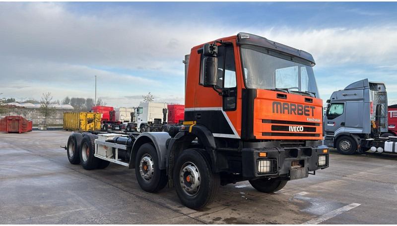Iveco EUROTRAKKER 340 E 34 (POMPE MANUELLE / GRAND PONT / LAMES / MANUAL PUMP / BIG AXLE / STEEL SUSP.) - Važiuoklės sunkvežimis: foto 3 Iveco EUROTRAKKER 340 E 34 (POMPE MANUELLE / GRAND PONT / LAMES / MANUAL PUMP / BIG AXLE / STEEL SUSP.) - Važiuoklės sunkvežimis: foto 3
