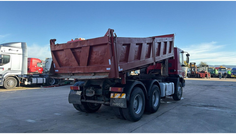 Iveco Eurotrakker 260 E 34 (POMPE MANUELLE / MANUAL PUMP / LAMES / GRAND PONT / BOITE MANUELLE) - Savivartis sunkvežimis: foto 4 Iveco Eurotrakker 260 E 34 (POMPE MANUELLE / MANUAL PUMP / LAMES / GRAND PONT / BOITE MANUELLE) - Savivartis sunkvežimis: foto 4