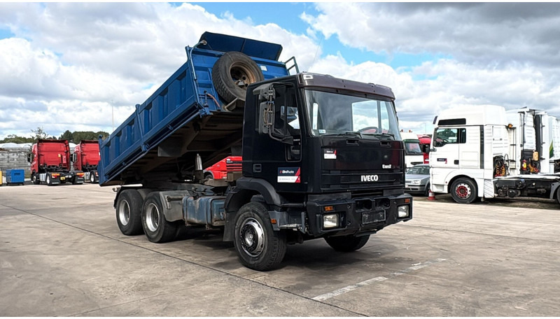 Iveco Eurotrakker 260 E 34 (POMPE MANUELLE / MANUAL PUMP / MANUAL GEARBOX / BOITE MANUELLE / LAMES) - Savivartis sunkvežimis: foto 5 Iveco Eurotrakker 260 E 34 (POMPE MANUELLE / MANUAL PUMP / MANUAL GEARBOX / BOITE MANUELLE / LAMES) - Savivartis sunkvežimis: foto 5