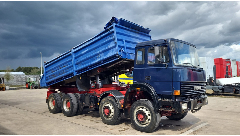 Iveco Magirus 340-34 (GRAND PONT / LAMES / POMPE MANUELLE / PARFAIT) - Savivartis sunkvežimis: foto 4 Iveco Magirus 340-34 (GRAND PONT / LAMES / POMPE MANUELLE / PARFAIT) - Savivartis sunkvežimis: foto 4