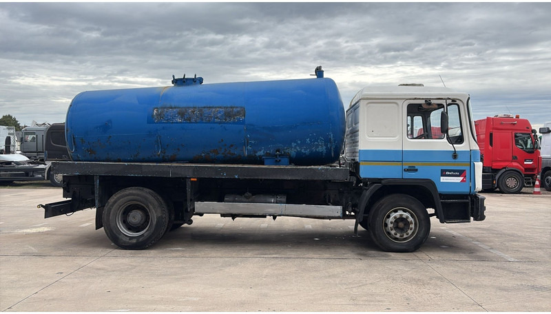 MAN 18.232 (MANUAL PUMP / POMPE MANUELLE / 11.000L) - Asenizatorius: foto 4 MAN 18.232 (MANUAL PUMP / POMPE MANUELLE / 11.000L) - Asenizatorius: foto 4