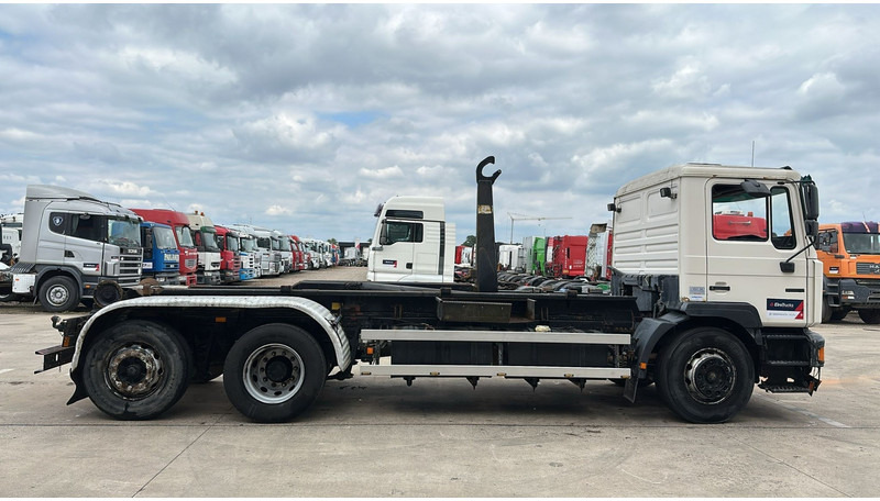 MAN 26.312 (6 CYLINDER / 6X2 / BELGIAN TRUCK IN GOOD CONDITION) - Hook-lift sunkvežimis: foto 4 MAN 26.312 (6 CYLINDER / 6X2 / BELGIAN TRUCK IN GOOD CONDITION) - Hook-lift sunkvežimis: foto 4