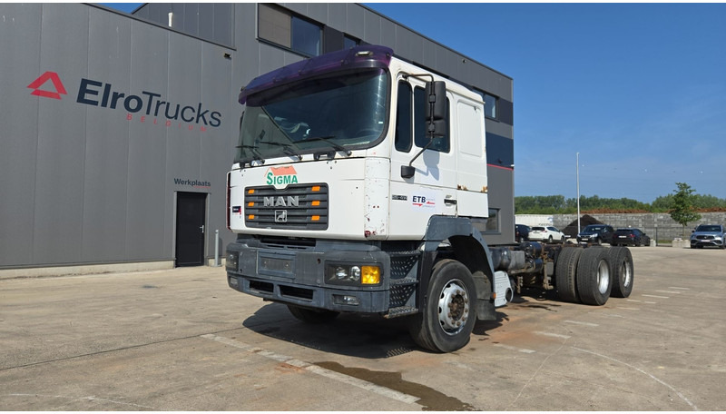 MAN 26.414 (6X4 / 6 CYLINDER / MANUAL GEARBOX / 10 TYRES / LONG CHASSIS / EURO 2) - Važiuoklės sunkvežimis: foto 1 MAN 26.414 (6X4 / 6 CYLINDER / MANUAL GEARBOX / 10 TYRES / LONG CHASSIS / EURO 2) - Važiuoklės sunkvežimis: foto 1