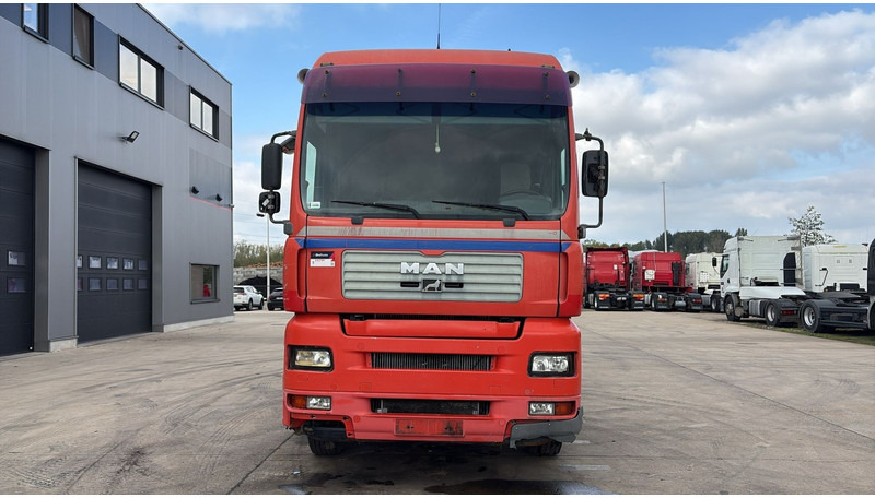 MAN TGA 18.410 (POMPE MANUELLE / MANUAL PUMP / BOITE MANUELLE / MANUAL GEARBOX) - Važiuoklės sunkvežimis: foto 2 MAN TGA 18.410 (POMPE MANUELLE / MANUAL PUMP / BOITE MANUELLE / MANUAL GEARBOX) - Važiuoklės sunkvežimis: foto 2
