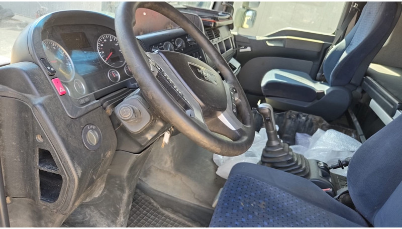 MAN TGA 26.440 (MANUAL GEARBOX / FRONT STEEL / 6X2 / BOITE MANUELLE / DEVANT LAMES) lizingą MAN TGA 26.440 (MANUAL GEARBOX / FRONT STEEL / 6X2 / BOITE MANUELLE / DEVANT LAMES): foto 15