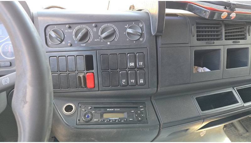 MAN TGA 26.440 (MANUAL GEARBOX / FRONT STEEL / 6X2 / BOITE MANUELLE / DEVANT LAMES) lizingą MAN TGA 26.440 (MANUAL GEARBOX / FRONT STEEL / 6X2 / BOITE MANUELLE / DEVANT LAMES): foto 14