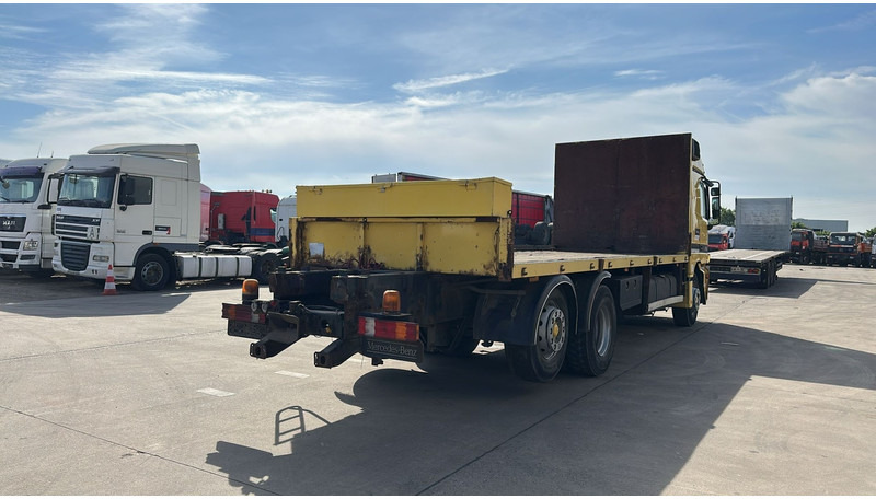 Mercedes-Benz ACTROS 2543 (EPS / 3 PEDALES / LAMES DEVANT / STEEL FRONT / PARFAIT ETAT !! / V6) - Platforminis/ Bortinis sunkvežimis: foto 5 Mercedes-Benz ACTROS 2543 (EPS / 3 PEDALES / LAMES DEVANT / STEEL FRONT / PARFAIT ETAT !! / V6) - Platforminis/ Bortinis sunkvežimis: foto 5