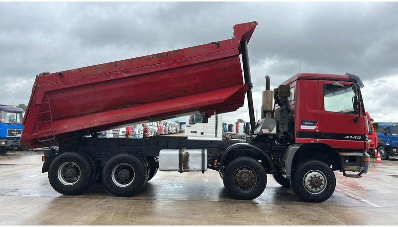 Mercedes-Benz Actros 4143 (BOITE MANUELLE / 8X8 / MANUAL GEARBOX / LAMES / GRAND PONT / BIG AXLE) - Savivartis sunkvežimis: foto 4 Mercedes-Benz Actros 4143 (BOITE MANUELLE / 8X8 / MANUAL GEARBOX / LAMES / GRAND PONT / BIG AXLE) - Savivartis sunkvežimis: foto 4